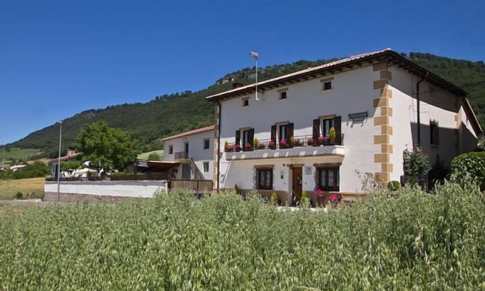 Amescoa Baja Cabaña | Casa Rural en Parque Natural Urbasa ideal para familias jardin culumpios