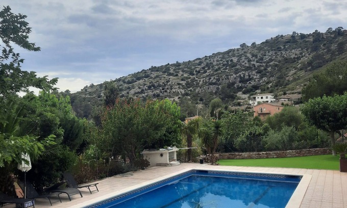 Olesa de Bonesvalls Cabaña | Casa rural rodeada de naturaleza