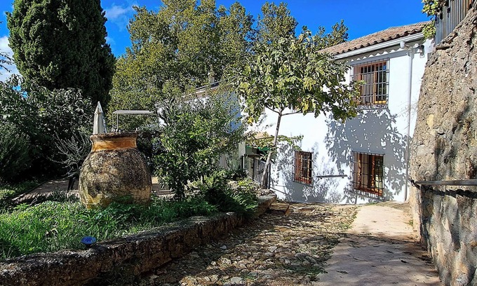 Alcala la Real Cabaña | Casa rural con patio y jardín
