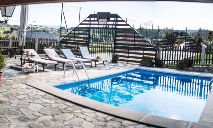 Carballo Cabaña | CASA RURAL CON PISCINA Y CERCA DE LA PLAYA