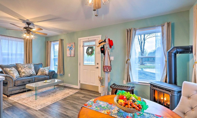 Brodheadsville Cabaña | Rural Location, Fire Pit: Brodheadsville Cottage