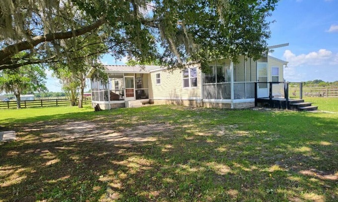 Polk City Casa | Rural, Pet & RV friendly house centrally located