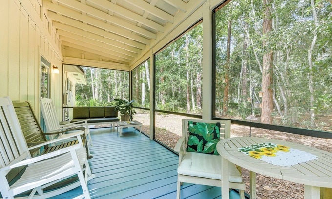 Fruit Cove Cabaña | Rural Retreat! Florida Cottage w/ Screened Patio