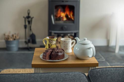 Llanfyrnach Casa | RURAL RETREAT WALES Indoor Hot Tub, Log Fire, Starry Skies, Woodland Walks