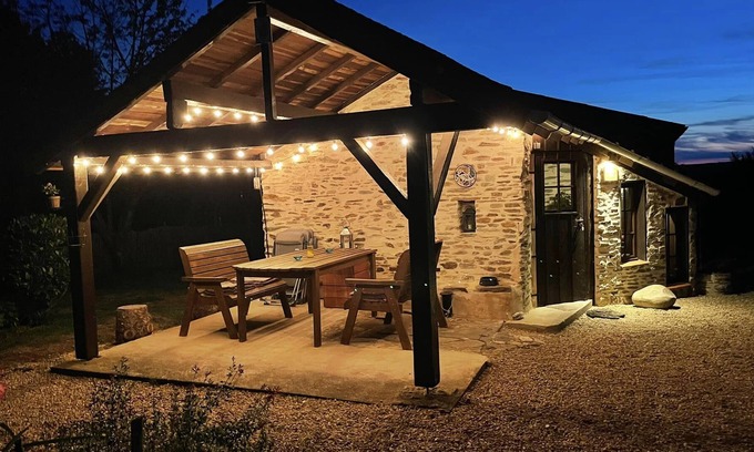 Chalais Cabaña | Rural Retreat with Hot Tub
