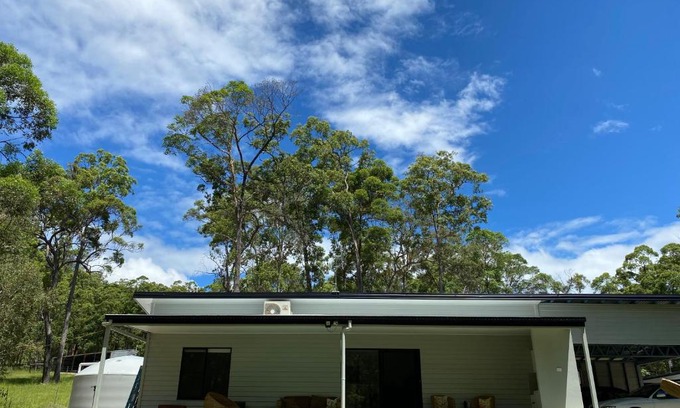 Landsborough Casa | Rural Self Contained 3 bedroom Cottage on acreage,