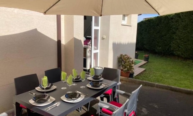Cartes Casa | RURAL3MIJAROJOS casa con jardin y piscina privada en el centro de Cantabria