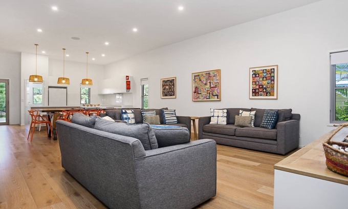 Hawks Nest Casa | Russell Street Retreat