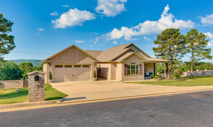 Russellville Casa | Russellville Home Near Hiking and Lake Access!