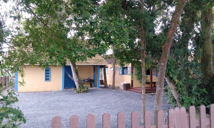 Centro Cabina | Rustic 1 or 2 bedroom cottages 200 meters from Bombinha's beach (wooded)