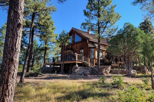 Eagar Casa | Rustic, 3-Bedroom Cabin on 5 Private Acres with Views!