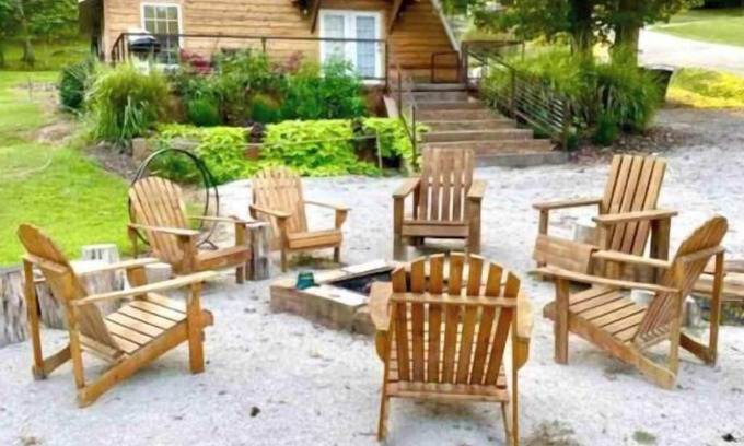 Branson Cabina | Rustic A-frame Cedar Cabin with loft, Lg Grill Outdoor Dining & Fire pit!