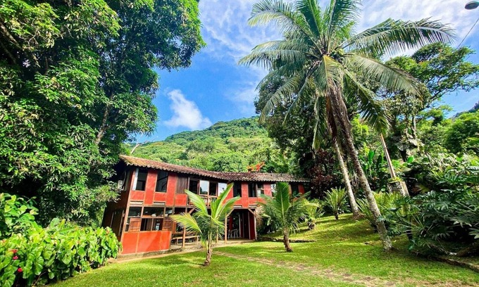 Picinguaba Casa | Rustic and sophisticated hideaway with seaview