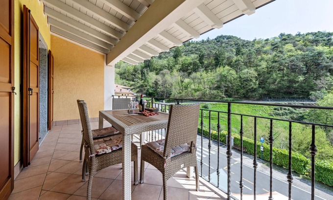 Tremosine Apartamento | Apartamento Rústico "Residencia Tatiana B2" con Piscina, Terraza
