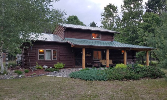 Montello Cabina | Cabaña de madera tranquila y pacífica en 10 acres 1/2 hora de WI Dells
