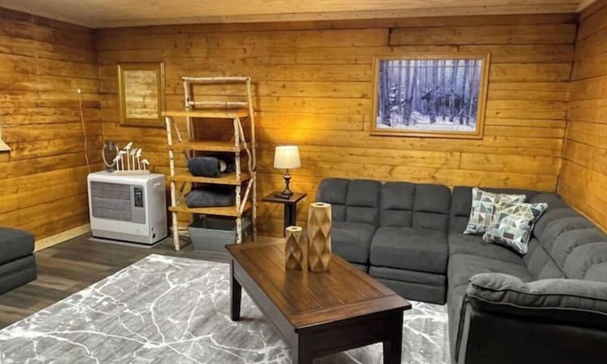 Fairbanks Cabina | Rustic Cabin at 17.5 Chena Hot Springs Rd.