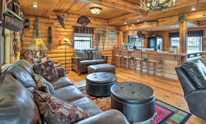 Eagle Rock Cabina | Rustic Cabin in Roaring River State Park!