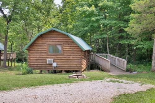 Bloomington Casa | Rustic Cabin with Pool Access