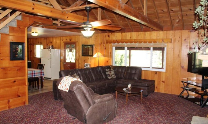 Oakhurst Casa | Rustic Chapparal Cabin at Bass Lake Heights