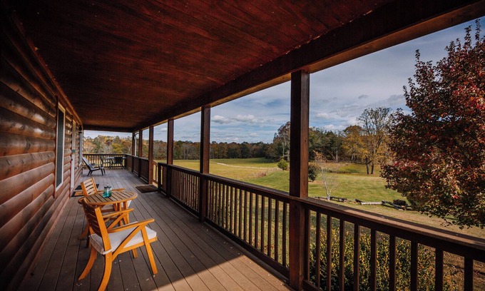 Lead Mines Casa | Rustic charm meets modern comfort in this cozy country home.