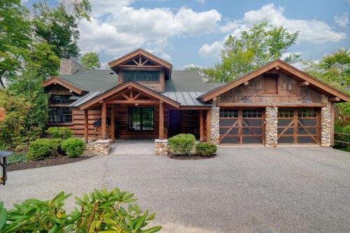 Lincoln Casa | Rustic & Comfy Retreat Elevator - Hot Tub - Games
