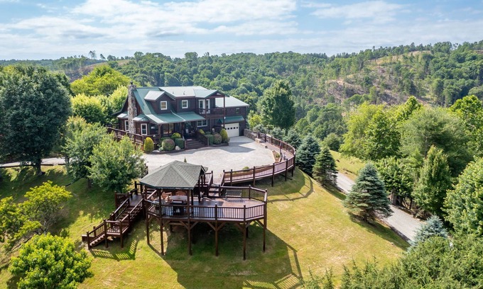 Piney Creek Cabina | Rustic Cosmic Cabin with Panoramic Mountain views!