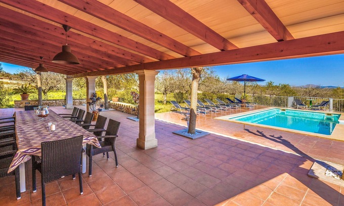 Ariany Villa | Maravillosa casa de campo con piscina, jacuzzi, terrazas, Wi-Fi y jardín