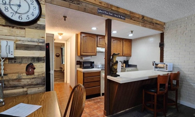 River Ranch Condominio | Rustic Country Living at River Ranch Sleeps 6! 102