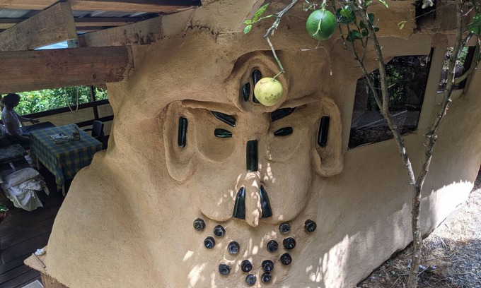 Jarabacoa Cabaña | Casa rústica de tierra de dos pisos en Quintas del Bosque.