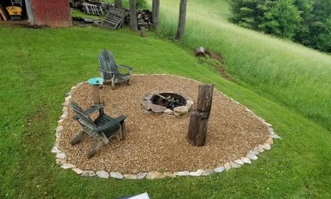 Austinville Otro | Rustic farmhouse w/firepit