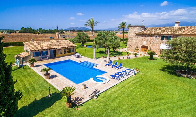 Sa Pobla Chalet De Esquí | Finca rústica en Mallorca Can Colis con piscina