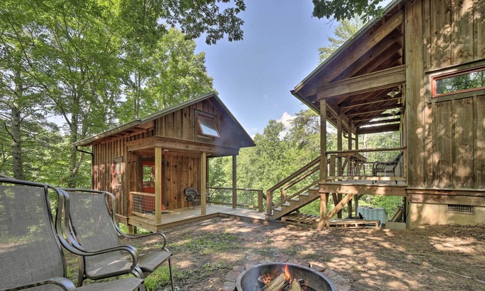 Leicester Cabina | Rustic Harmony Gardens Cabins in Leicester!