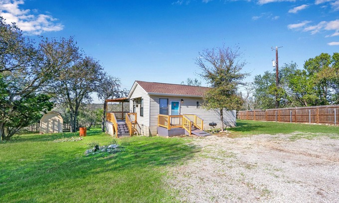 San Marcos Casa | Rustic Hill Country Cottage I San Marcos, Outlet Mall