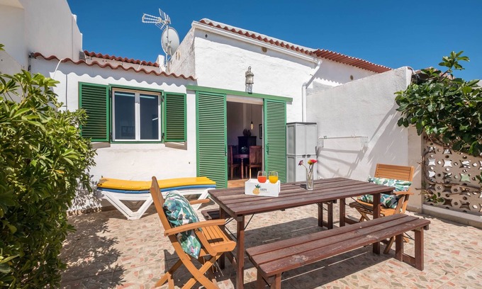 Alcala Casa | Casa de vacaciones rústica "Casa Cardón" en Alcalá con terraza con vistas al mar y jardín