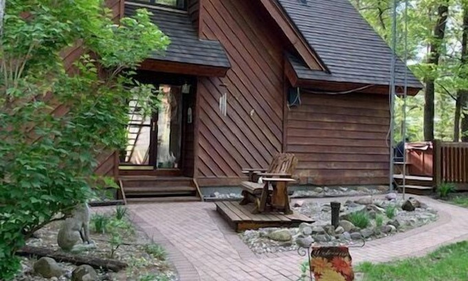 Friendship Casa | RUSTIC HOME WITH PRIVATE PIER ON LAKE ROCHE-A-CRI - PET FRIENDLY