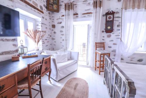 Ano Siros Casa | Rustic house in Ano Syros
