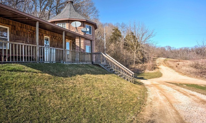 Bellevue Cabina | ¡NUEVO! Spragueville Cabin w / 200 Acres, senderos, estanques