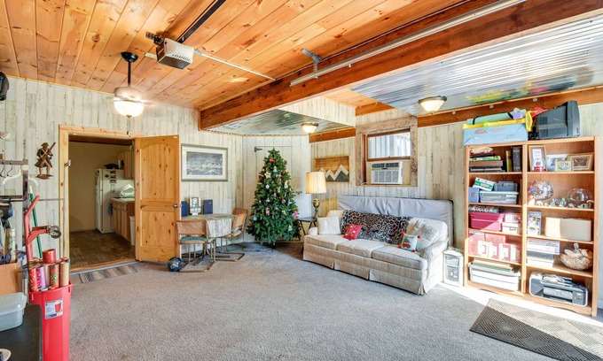 Arcade Apartamento | Rustic Jefferson Retreat w/ Fire Pit: Near Athens!