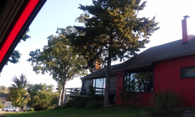 Osage Beach Casa | Rustic Log Cabin