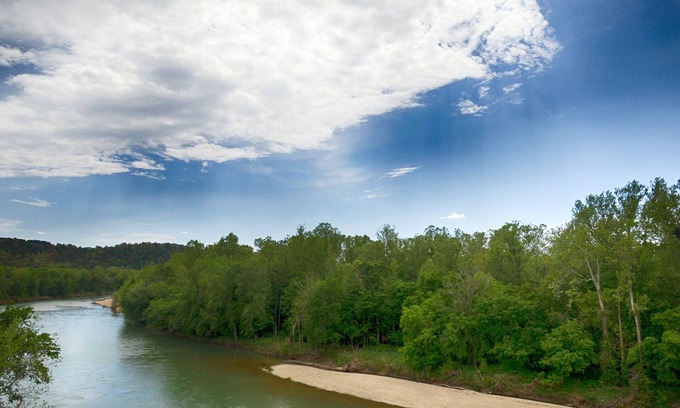 Tahlequah Casa | Rustic Luxury Along the Illinois River