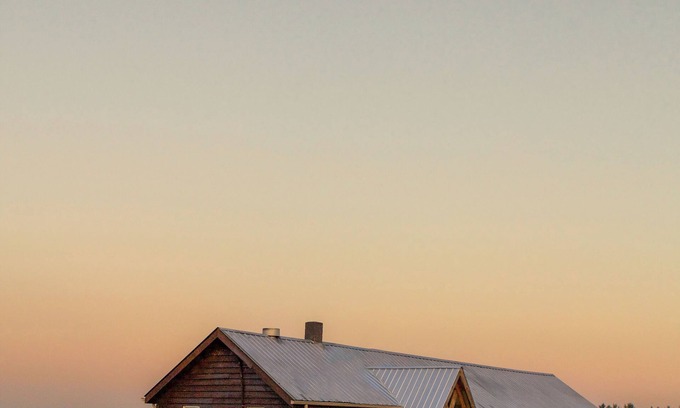 Hillsville Casa | Rustic meets Modern at "The Dairy Barn" Located near I-77 and the New River