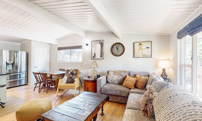 Central Colorado Springs Casa | Rustic mountain view home w/ large yard, pond, & updated kitchen - dog-friendly
