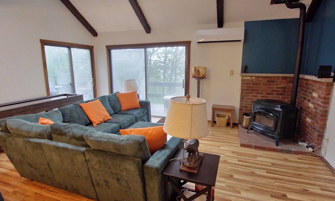Village at Camelback Casa | Rustic Mountain Escape. Waterpark, Ski & Views!