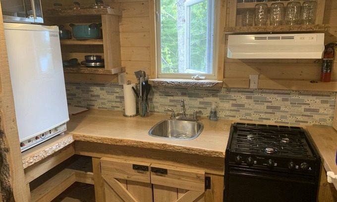 Northern Ontario Cabina | Rustic off grid cabin