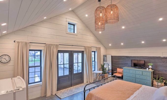 Rapid City Apartamento | Rustic Rapid City Farmhouse w/ Mountain Views