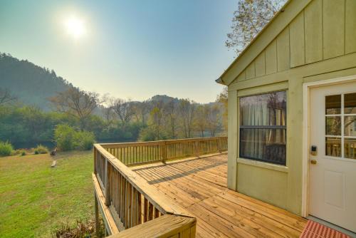 Reliance Casa | Rustic Reliance Cabin Fly Fish the Hiwassee River