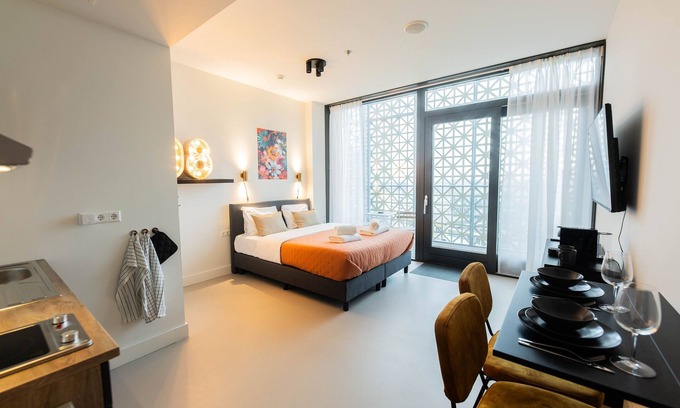 Ijsselmonde Apartamento | Rustic Retreat 1HC Studio BHD