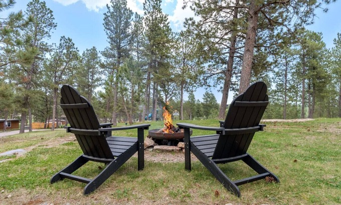 Custer Apartamento | Rustic Sanctuary: Firepit + Sauna + Wildlife Watching