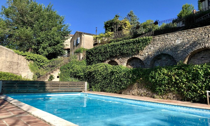 Cordes-sur-Ciel Cabaña | Rústica simplicidad, confort, vistas sublimes y espectacular piscina. Precios reducidos!