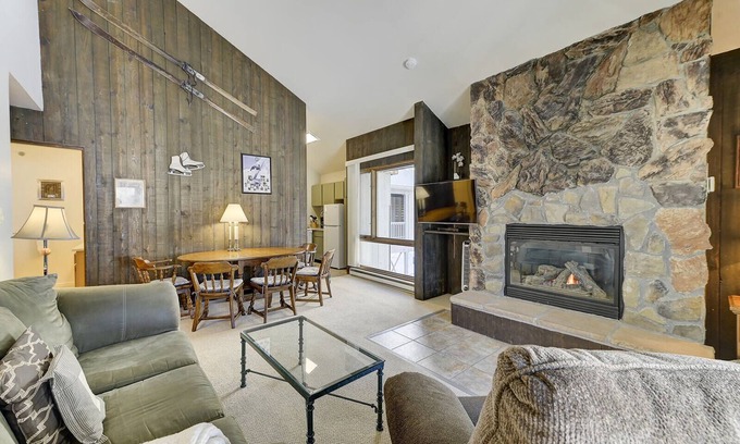 Salt Lake Mountain Resorts Apartamento | Rustic Ski Lodge tiene capacidad para 4 personas, ubicado entre Alta y Snowbird con transporte gratuito a Altas